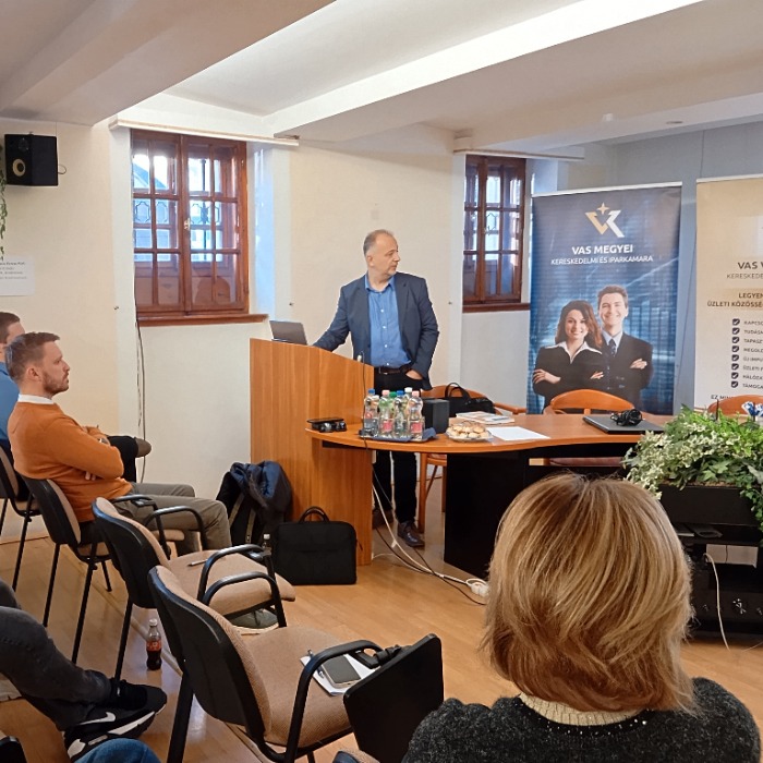 A szakképzésnek követnie kell a gazdaság változásait, alakítania kell az oktatás tartalmát